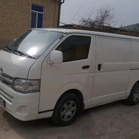 Toyota Hiace 2012