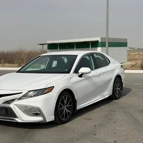 Toyota Camry 2022