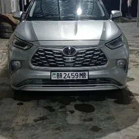 Toyota Highlander 2021