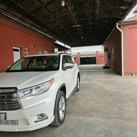 Toyota Highlander 2016