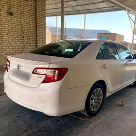 Toyota Camry 2014