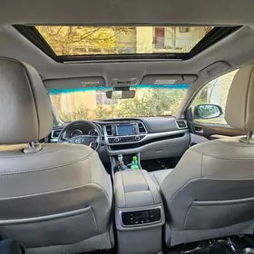 Toyota Highlander 2017