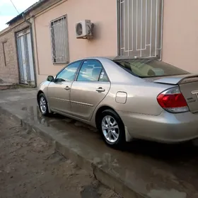Toyota Camry 2004