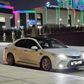 Toyota Camry 2018