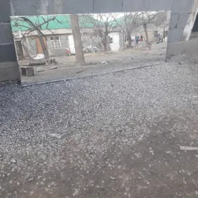 yuz görülýän ayna