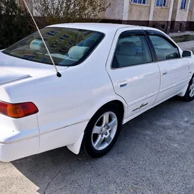 Toyota Camry 1999