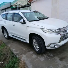 Mitsubishi Montero Sport 2016