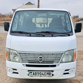 Nissan Urvan 2011