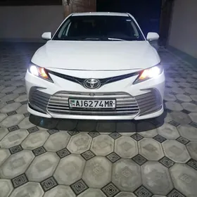 Toyota Camry 2021
