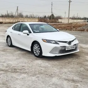 Toyota Camry 2020