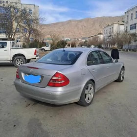 Mercedes-Benz E320 2003