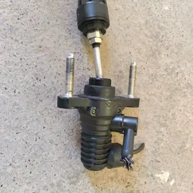 HILUX GLAVNY SILINDR STEPLENIY