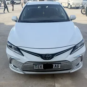 Toyota Camry 2021