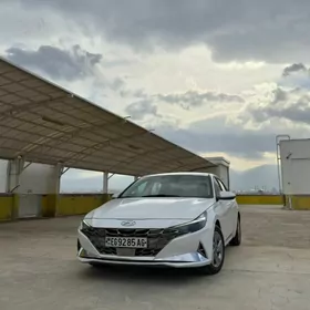 Hyundai Elantra 2021