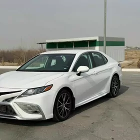 Toyota Camry 2022