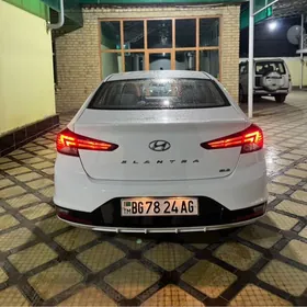 Hyundai Elantra 2019