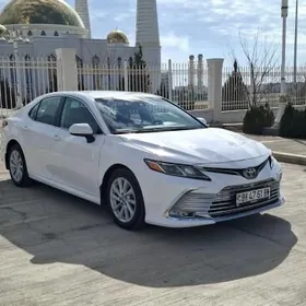 Toyota Camry 2022
