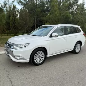 Mitsubishi Outlander 2022