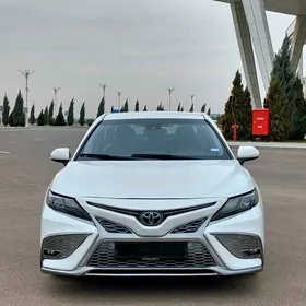 Toyota Camry 2021