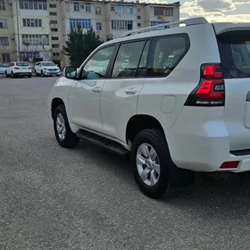 Toyota Land Cruiser Prado 2023