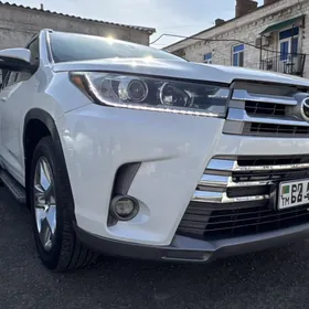 Toyota Highlander 2019