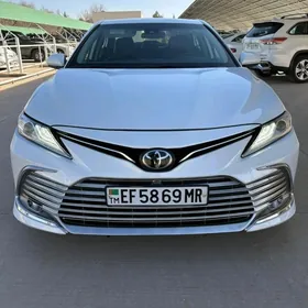 Toyota Camry 2021