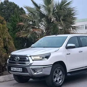 Toyota Hilux 2021