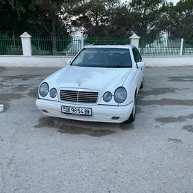 Mercedes-Benz E320 1999