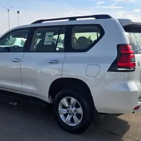 Toyota Land Cruiser Prado 2023