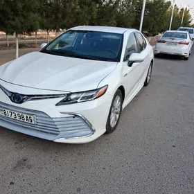 Toyota Camry Hybrid 2022