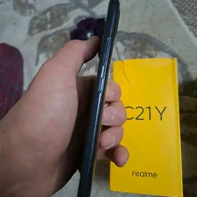 Realme c21y vs Maxfone v12