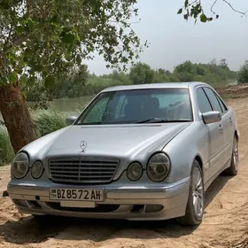 Mercedes-Benz E320 1987