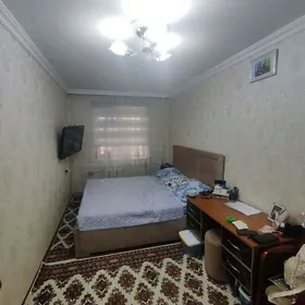 11 Мкр, 3 ком 4 этаж