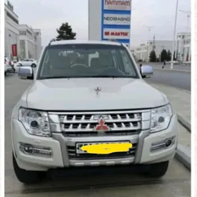 Mitsubishi Pajero 2016