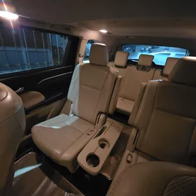 Toyota Highlander 2016