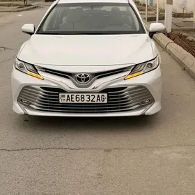 Toyota Camry 2020