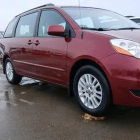 Toyota Sienna 2010