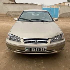 Toyota Camry 2001