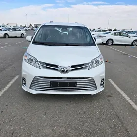 Toyota Sienna 2020