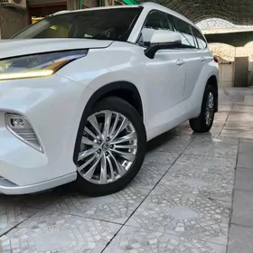Toyota Highlander 2022