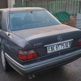 Mercedes-Benz 190E 1995