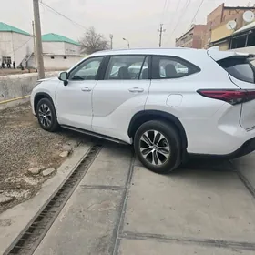 Toyota Highlander 2022