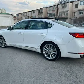 Kia Cadenza 2017