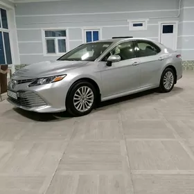 Toyota Camry 2020
