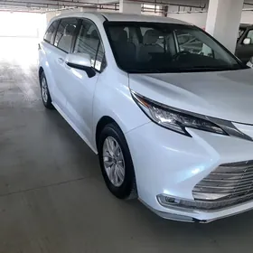 Toyota Sienna 2021