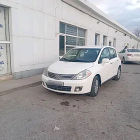 Nissan Versa 2012