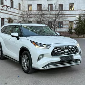 Toyota Highlander 2022