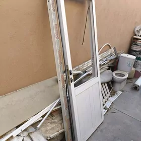 двери межкомнатные и входные