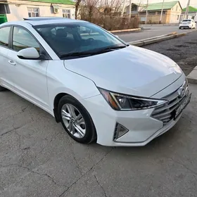 Hyundai Elantra 2020