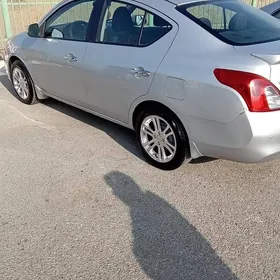 Nissan Versa 2012